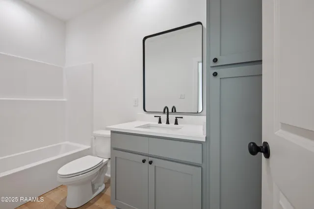 $1,975 | 210 Steiner Oaks, Lafayette, LA 70508