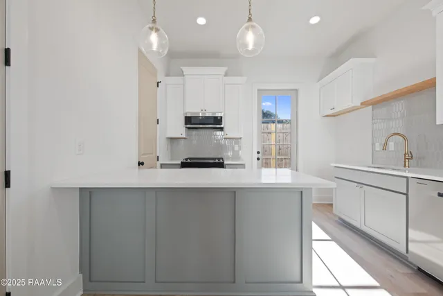 $1,975 | 210 Steiner Oaks, Lafayette, LA 70508