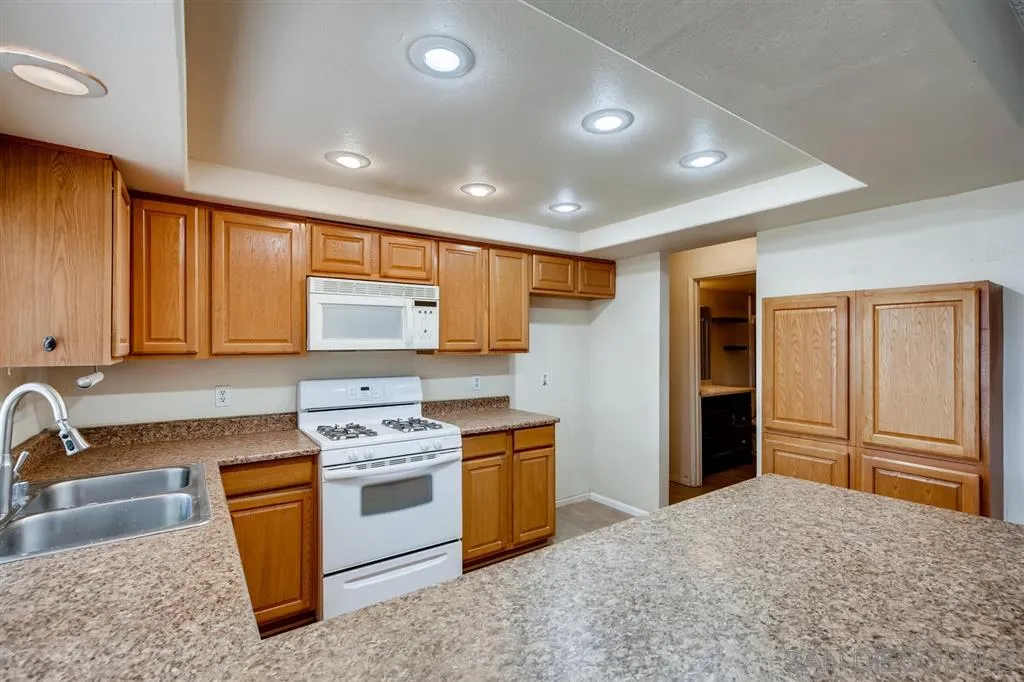 5415 Rocking Horse Lane Oceanside, CA 92057 - Photo 8 of 24 Gallery Image 8