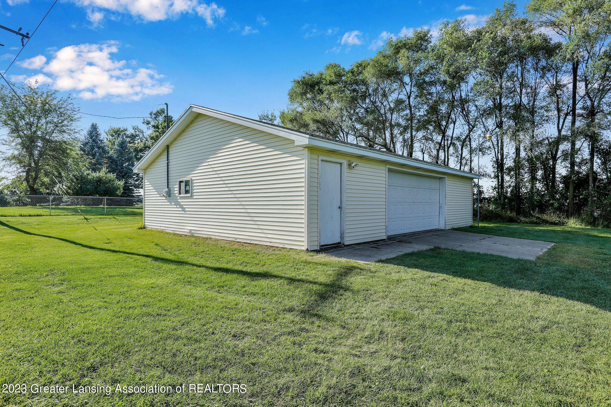 1065 East Stoll Road Lansing, MI 48906 - Photo 34 of 36 30-web-or-mls-Open Ended Media-29