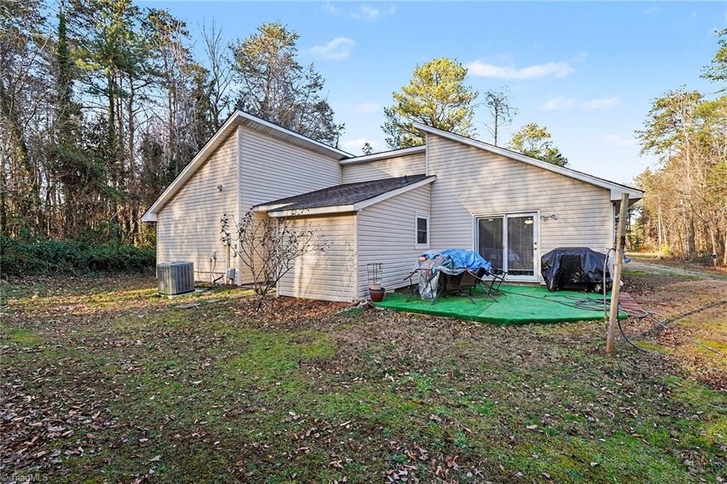 8101 Eastridge Road Oak Ridge, NC 27310 - Photo 22 of 24