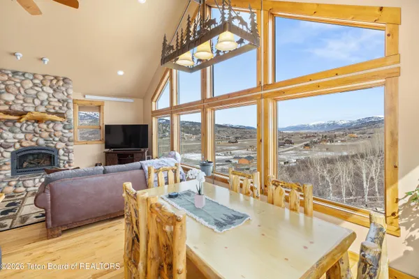 $1,299,000 | 140 Marten Place, Alpine, WY 83128