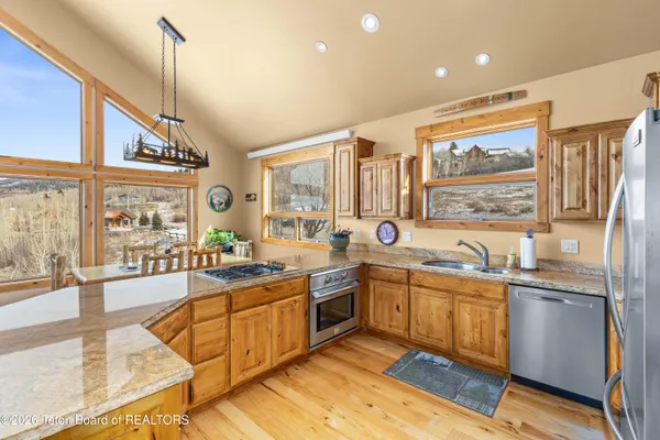$1,299,000 | 140 Marten Place, Alpine, WY 83128