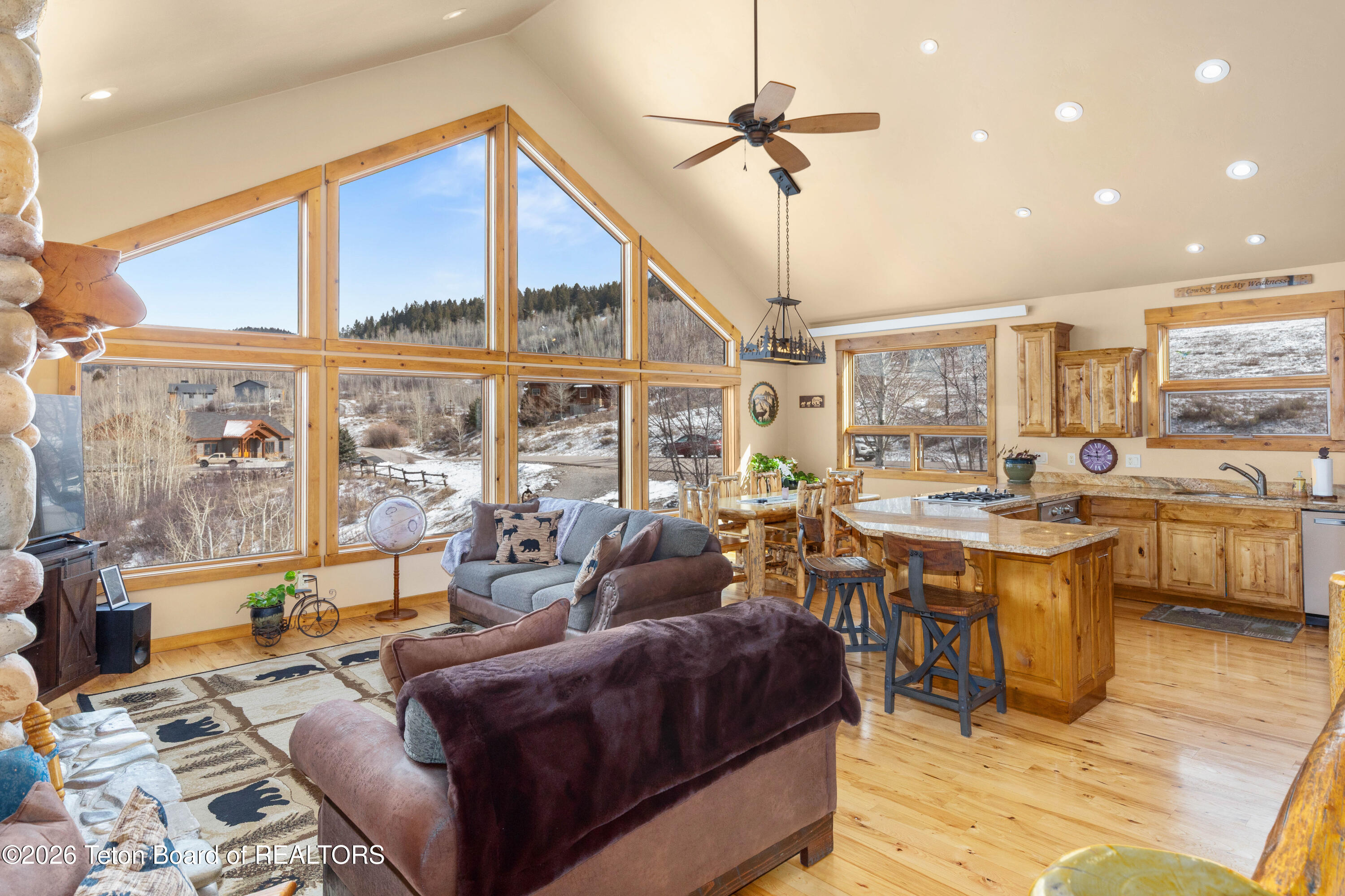 140 Marten Place Alpine, WY 83128 - Photo 12 of 45 IMG_1349