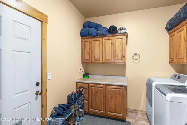 $1,299,000 | 140 Marten Place, Alpine, WY 83128