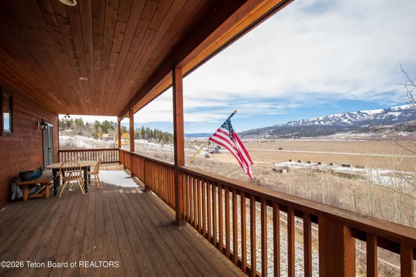 $1,299,000 | 140 Marten Place, Alpine, WY 83128