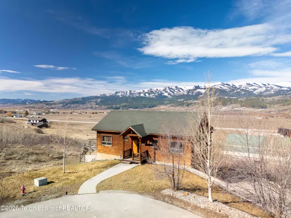 $1,299,000 | 140 Marten Place, Alpine, WY 83128