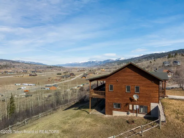 $1,299,000 | 140 Marten Place, Alpine, WY 83128