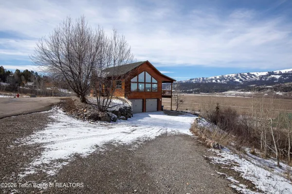$1,299,000 | 140 Marten Place, Alpine, WY 83128