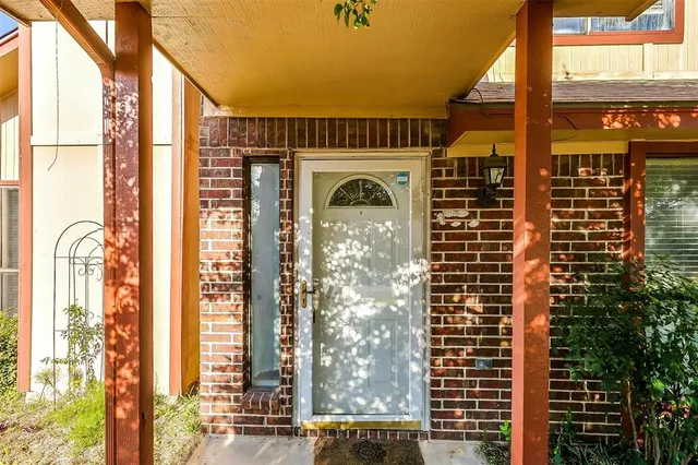 $1,550 | 5731 Bramblewood Court, Arlington, TX 76017