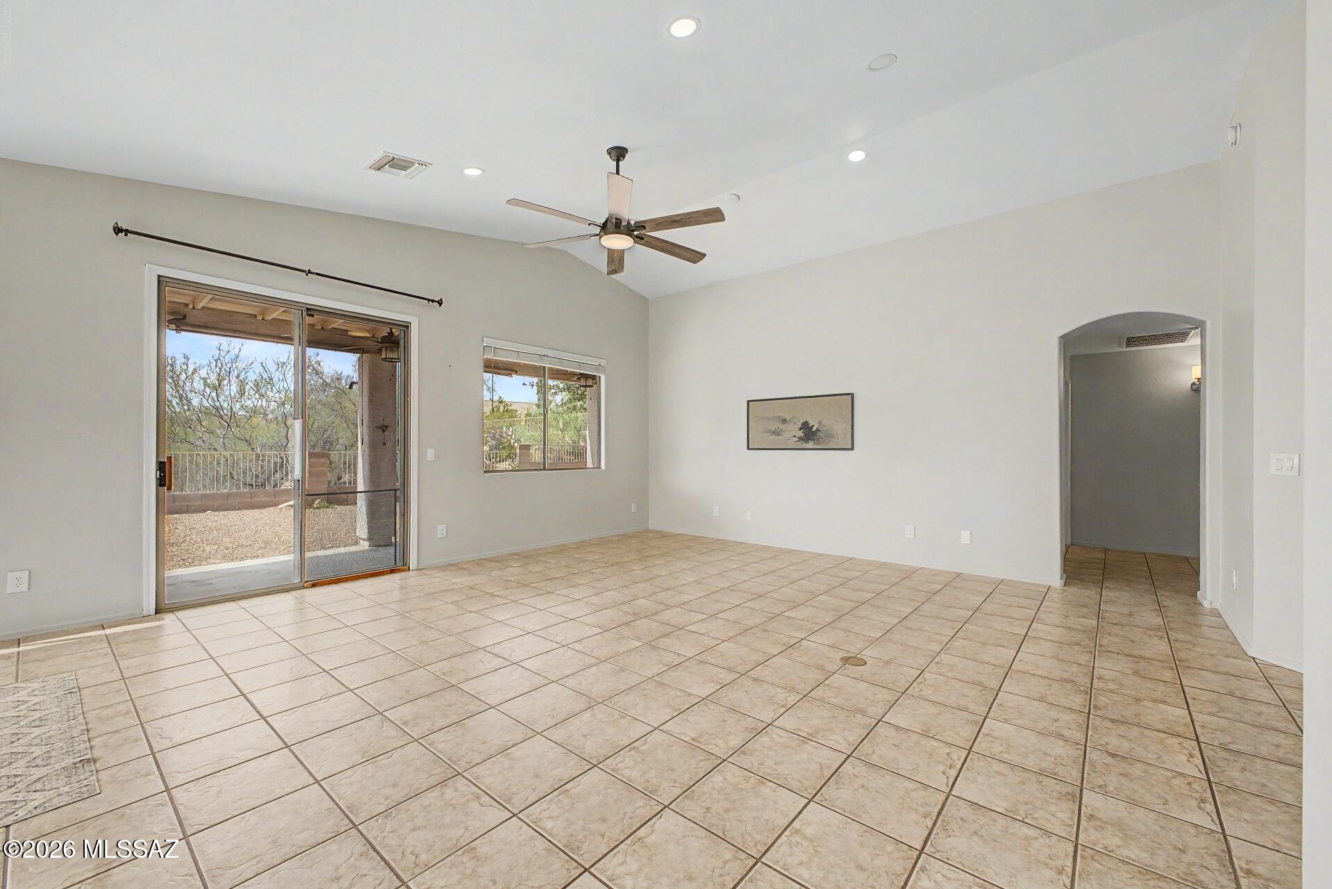 301 West Greys Road Tucson, AZ 85737 - Photo 7 of 34 Living Area