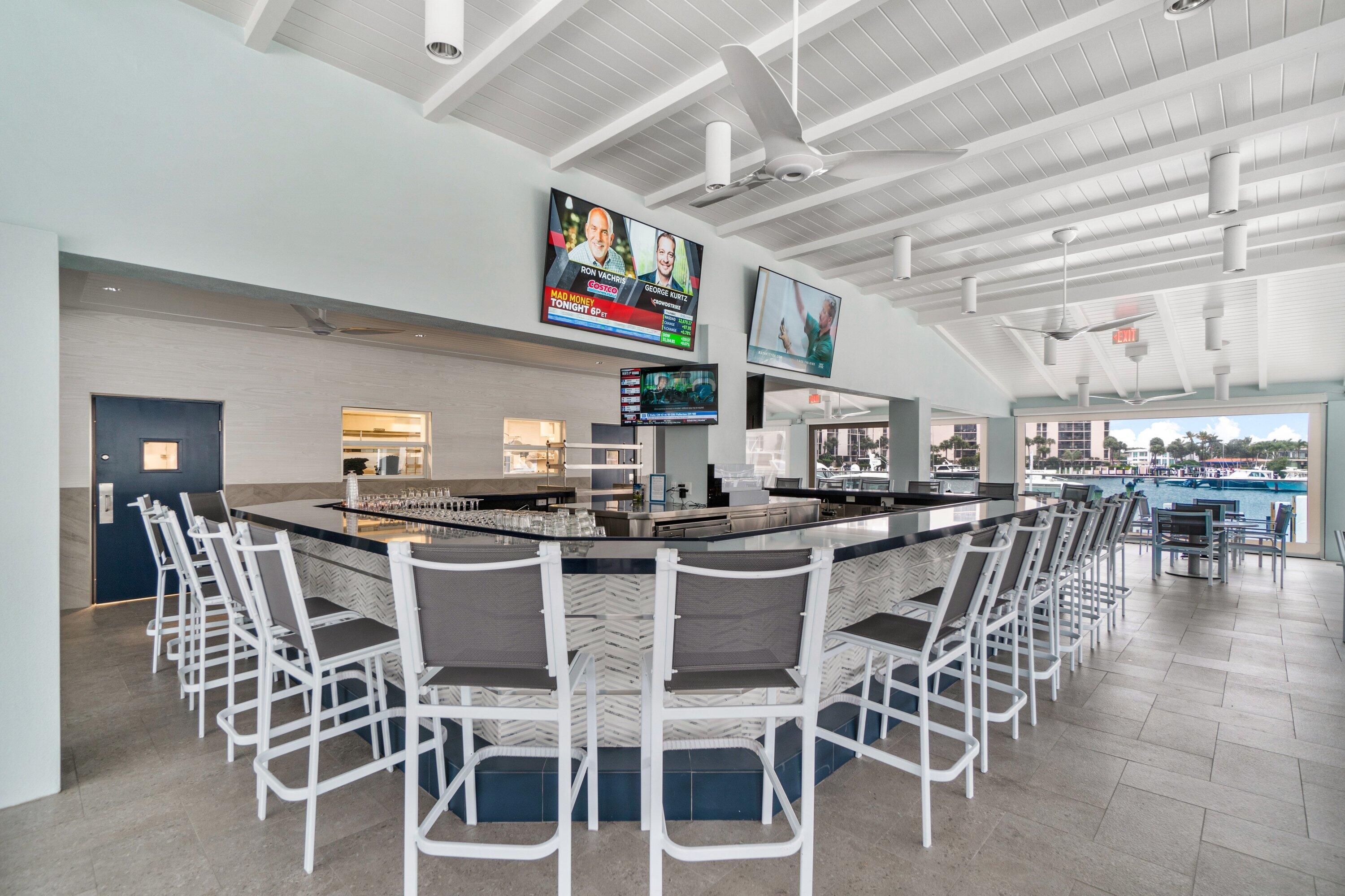 2717 North Ocean Boulevard, Unit 80 Boca Raton, FL 33431 - Photo 35 of 44 Private bar & restaurant