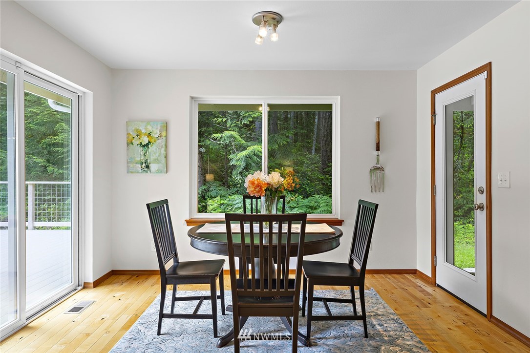 6407 Northeast Marshall Road Bainbridge Island, WA 98110 - Photo 11 of 32 Gallery Image 11