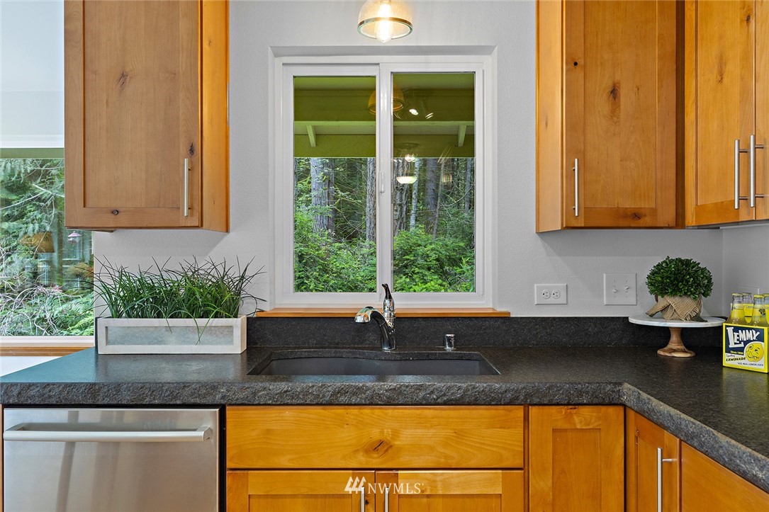 6407 Northeast Marshall Road Bainbridge Island, WA 98110 - Photo 15 of 32 Gallery Image 15