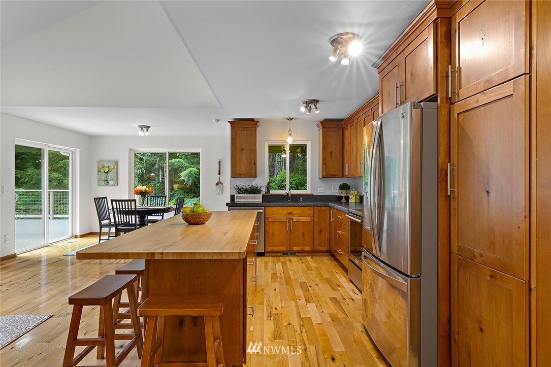 6407 Northeast Marshall Road Bainbridge Island, WA 98110 - Photo 16 of 32 Gallery Image 16