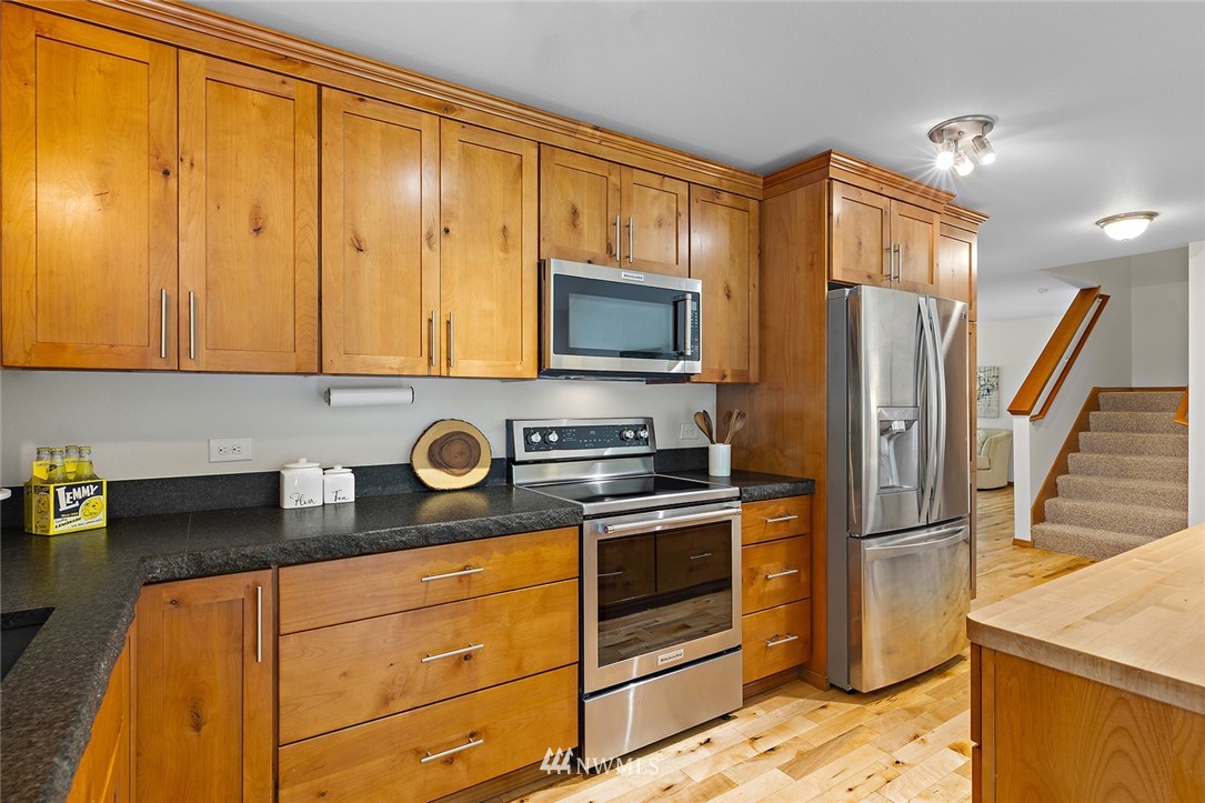 6407 Northeast Marshall Road Bainbridge Island, WA 98110 - Photo 17 of 32 Gallery Image 17