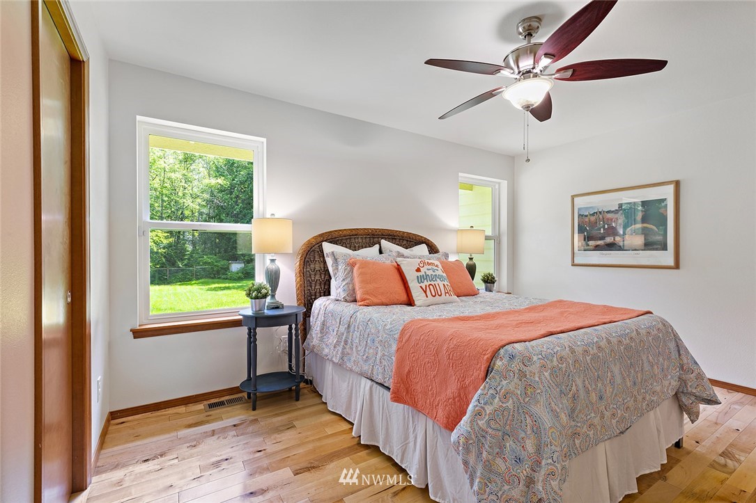 6407 Northeast Marshall Road Bainbridge Island, WA 98110 - Photo 19 of 32 Gallery Image 19