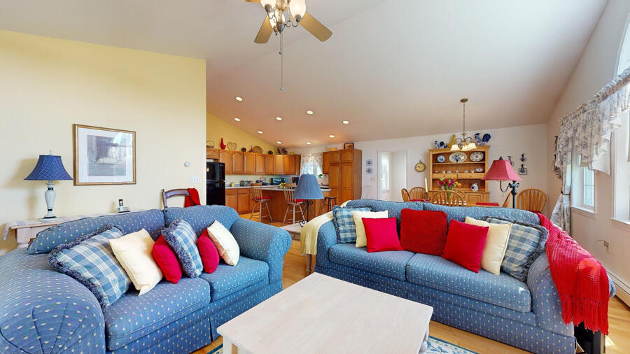11 Knox Ridge Avenue Thomaston, ME 04861 - Photo 4 of 54 Living Room
