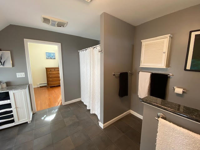 279 Indian Point Road Georgetown, ME 04548 - Photo 19 of 84 Primary Full Bath