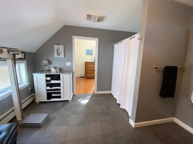 279 Indian Point Road Georgetown, ME 04548 - Photo 20 of 84 Primary Full Bath