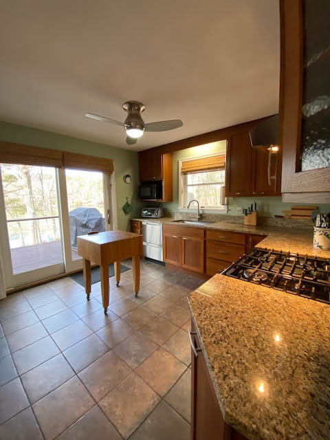 279 Indian Point Road Georgetown, ME 04548 - Photo 29 of 84 Kitchen