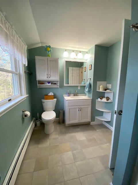 279 Indian Point Road Georgetown, ME 04548 - Photo 48 of 84 Second Floor Full Bath