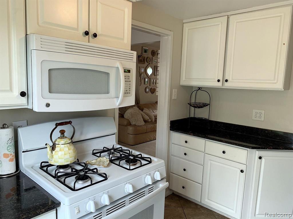 1641 Graefield Road, Unit 100 Birmingham, MI 48009 - Photo 8 of 20