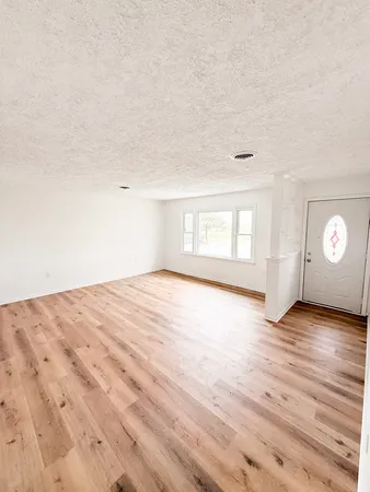 $174,900 | 2308 2010 East, Watseka, IL 60970