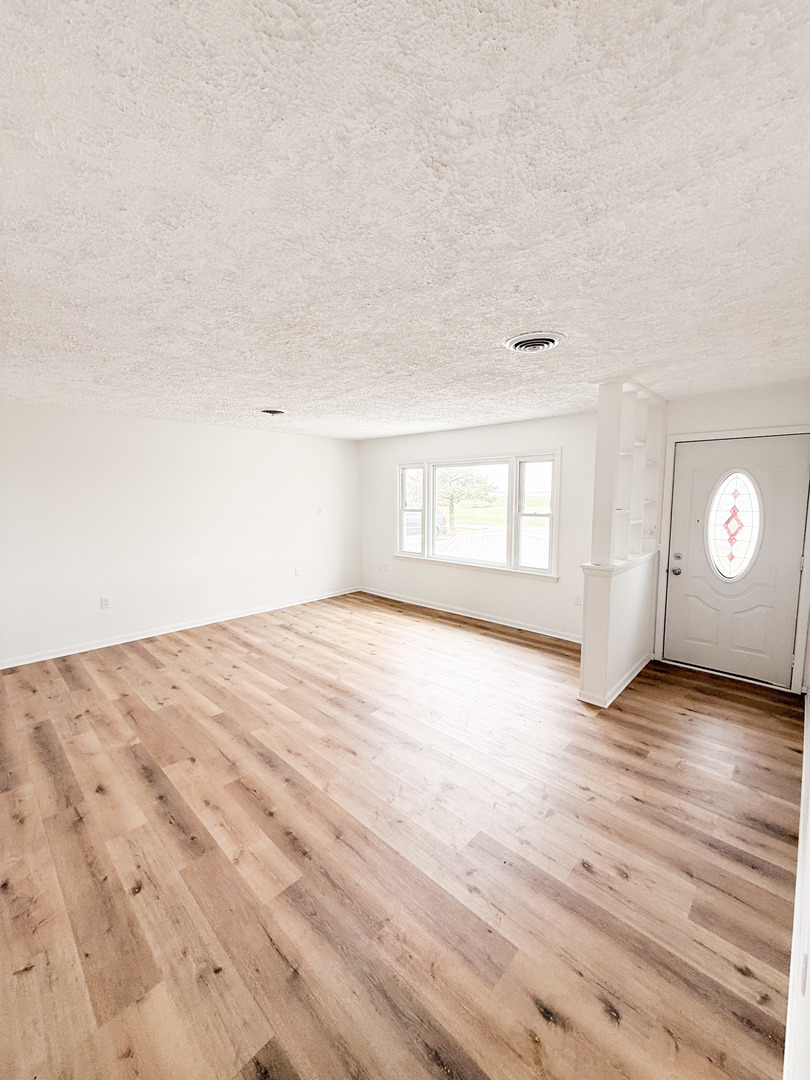2308 2010 East Watseka, IL 60970 - Photo 6 of 32
