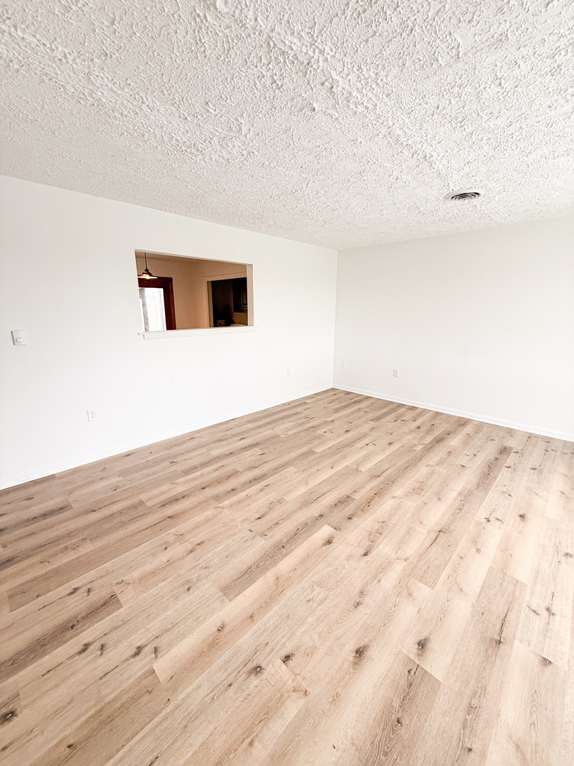 2308 2010 East Watseka, IL 60970 - Photo 7 of 32
