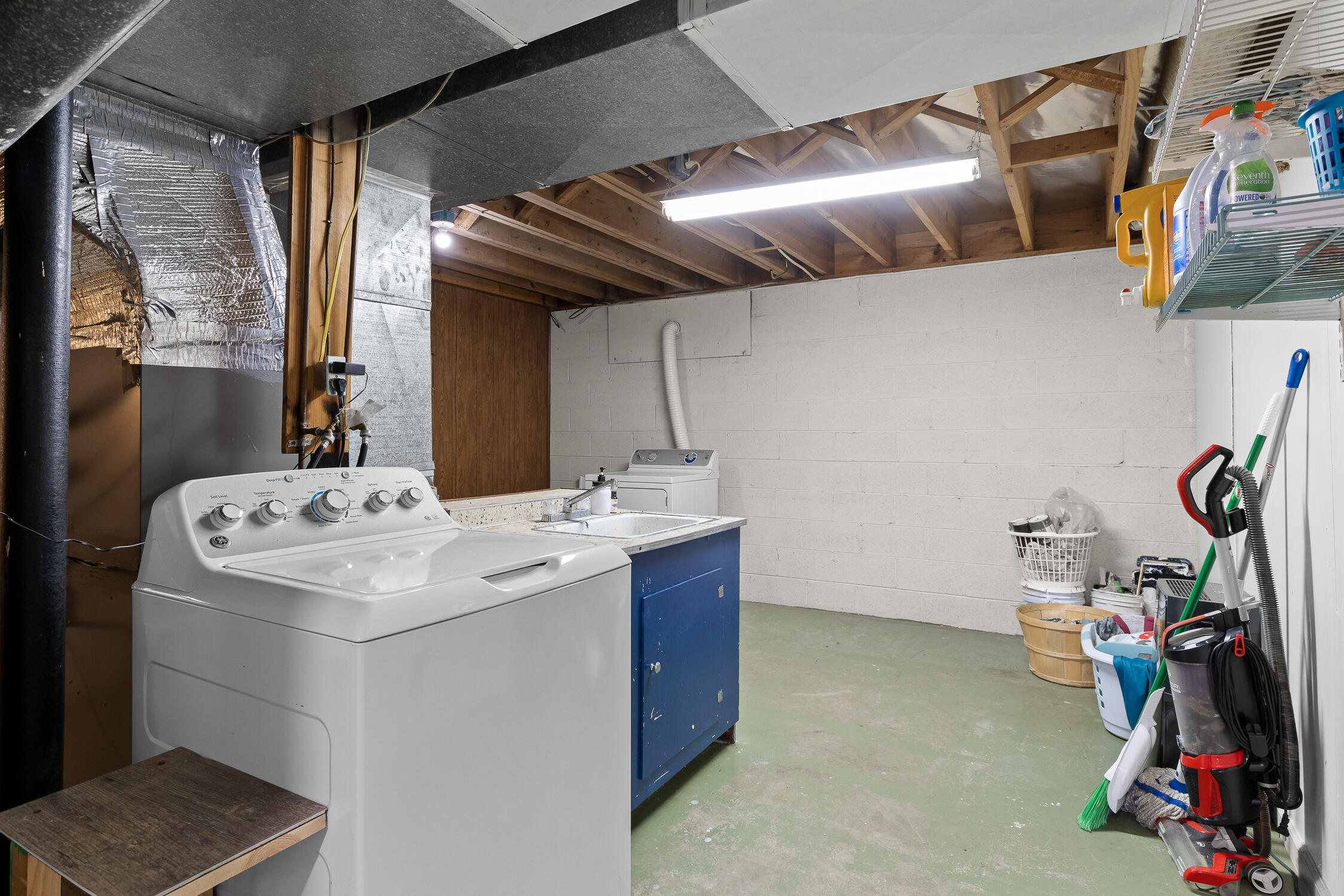 4617 Cloverdale Loop Hixson, TN 37343 - Photo 29 of 36 Laundry Room