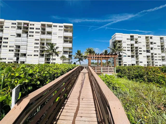 $2,300 | 4250 North Hwy A1A, Unit 302, Fort Pierce, FL 34949