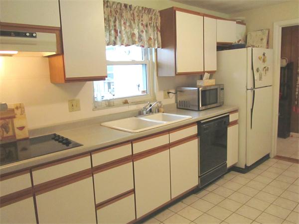 3 Pinecrest Road Framingham, MA 01701 - Photo 5 of 22 Gallery Image 5