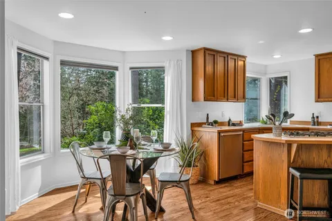 $1,299,000 | 3915 245th Court Southeast, Sammamish, WA 98029