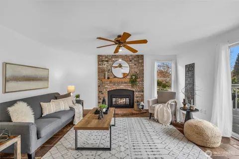 $1,299,000 | 3915 245th Court Southeast, Sammamish, WA 98029