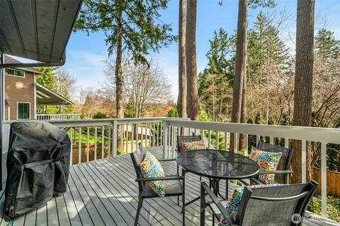 $1,299,000 | 3915 245th Court Southeast, Sammamish, WA 98029