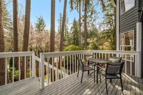 $1,299,000 | 3915 245th Court Southeast, Sammamish, WA 98029