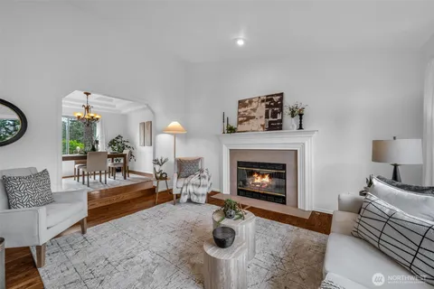 $1,299,000 | 3915 245th Court Southeast, Sammamish, WA 98029