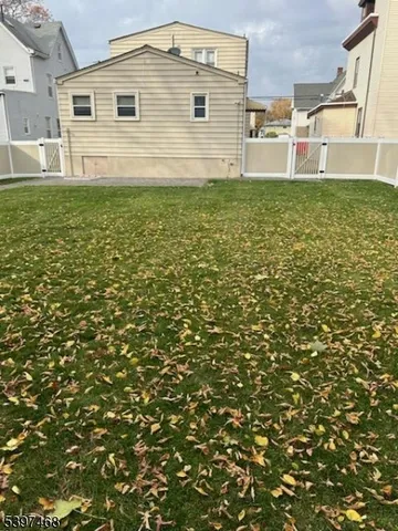 $3,600 | 370 Knickerbocker Avenue, Unit 2, Paterson, NJ 07503