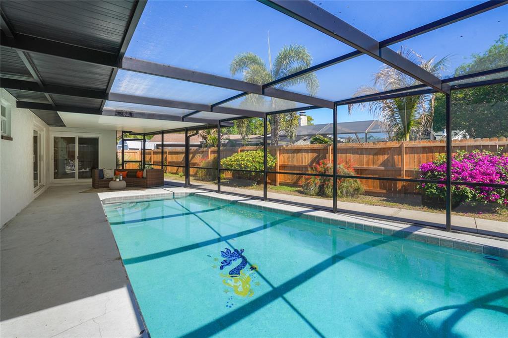 2370 Robyn Court Dunedin, FL 34698 - Photo 30 of 37 a view of a indoor swimming pool