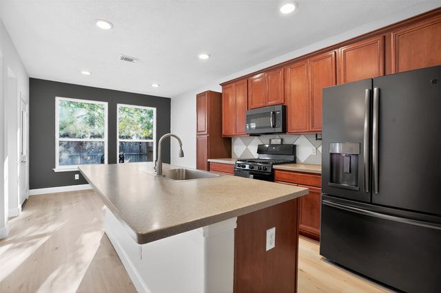 $285,000 | 126 Silver Penny Drive, Conroe, TX 77384