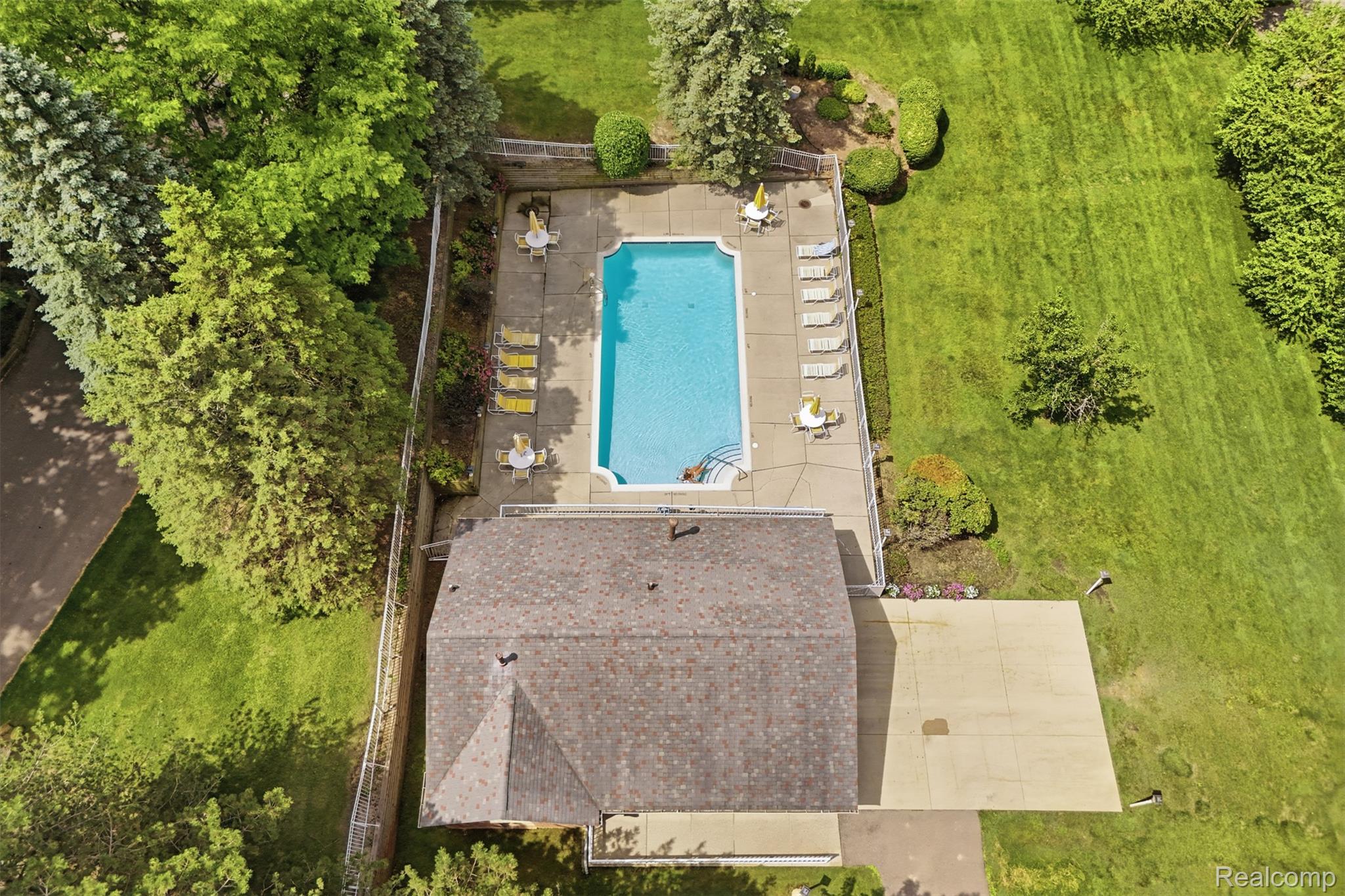 29726 Pine Ridge Circle Farmington, MI 48331 - Photo 29 of 40 Aerial view of pool