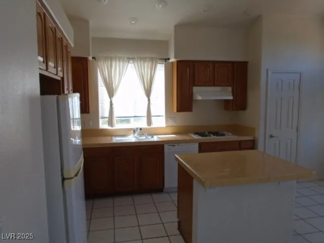 $2,530 | 2400 Indian Pony Court, Henderson, NV 89052