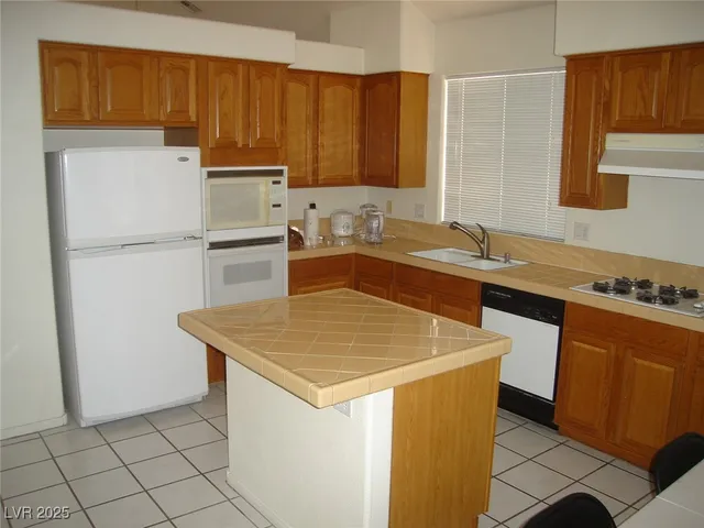 $2,530 | 2400 Indian Pony Court, Henderson, NV 89052