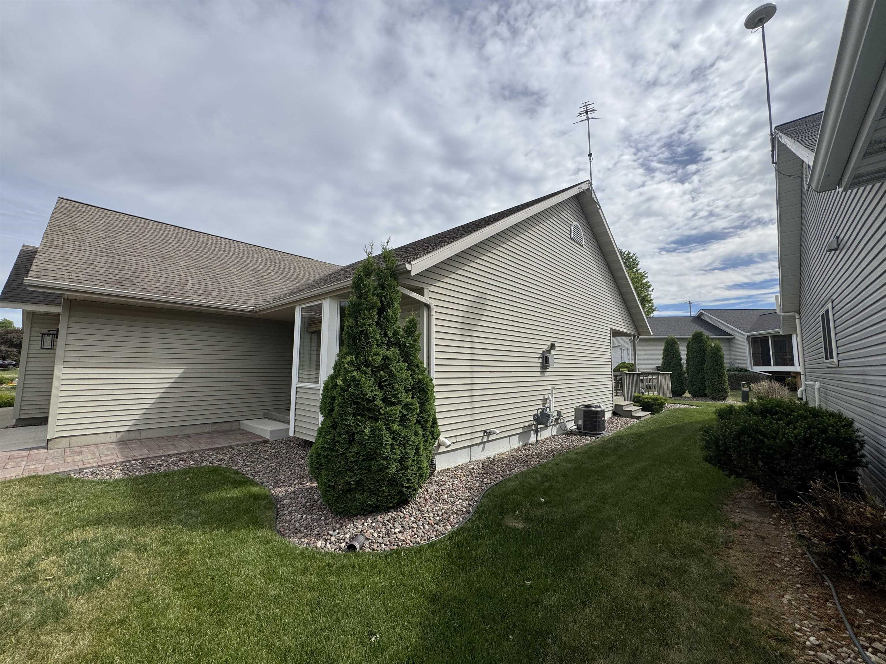 2818 1st Street Monroe, WI 53566 - Photo 3 of 65