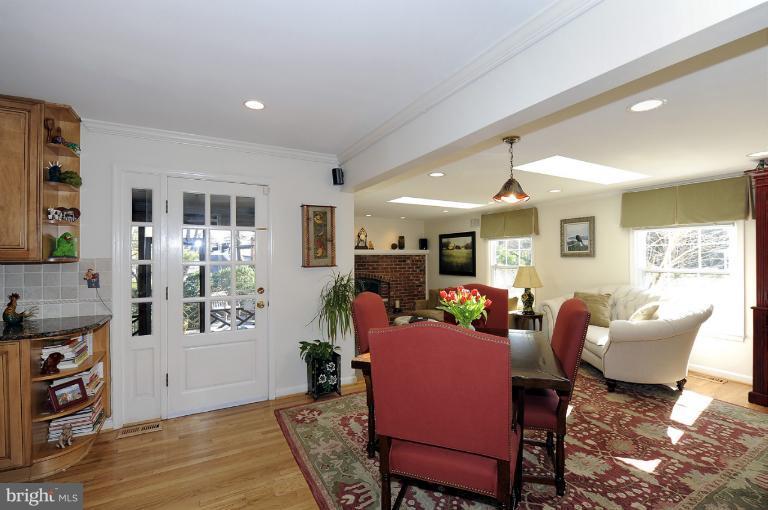11011 Old Coach Road Potomac, MD 20854 - Photo 1 of 22 Breakfast Room