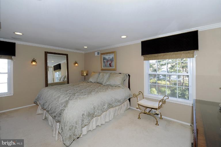 11011 Old Coach Road Potomac, MD 20854 - Photo 12 of 22 Bedroom (Master)
