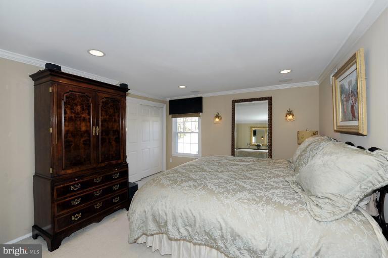 11011 Old Coach Road Potomac, MD 20854 - Photo 18 of 22 Bedroom (Master)