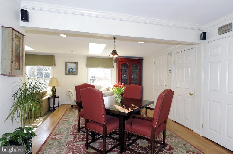 11011 Old Coach Road Potomac, MD 20854 - Photo 20 of 22 Breakfast Room