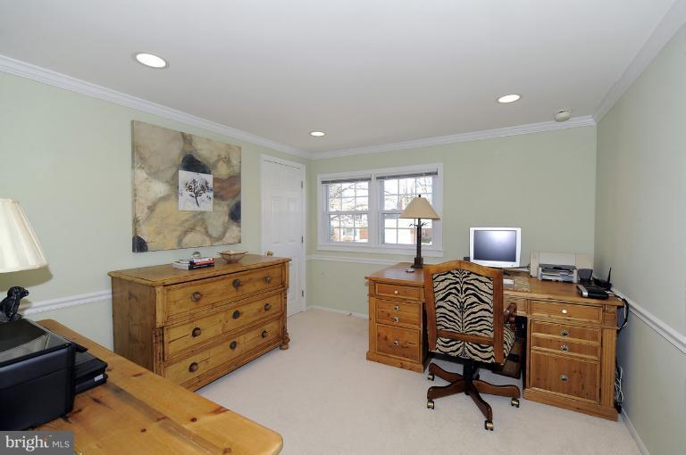 11011 Old Coach Road Potomac, MD 20854 - Photo 4 of 22 Bedroom